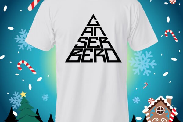 Camiseta blanca con el nombre Canserbero formado en triángulo / White T-shirt with Canserbero lettering arranged as a triangle