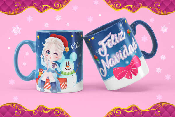 Elsa con gorro navideño en tazas azules con el saludo Feliz Navidad