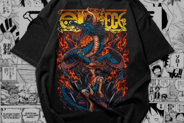 One Piece anime artwork in blue and orange on a black T-shirt / Diseño de One Piece en camiseta negra